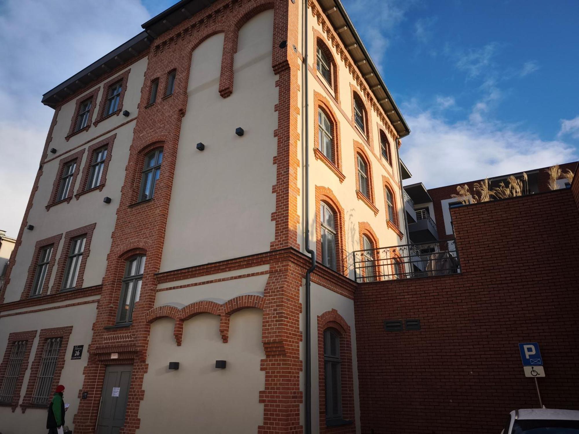Kameralny Nowy Apartament W Centrum Miasta, Duzy Parking, Fv, Luksusowo Wyposazony, Ps5, Balkon, Klimatyzacja, Taras, Winda, Wyposazona Kuchnia Starogard Gdański Dış mekan fotoğraf